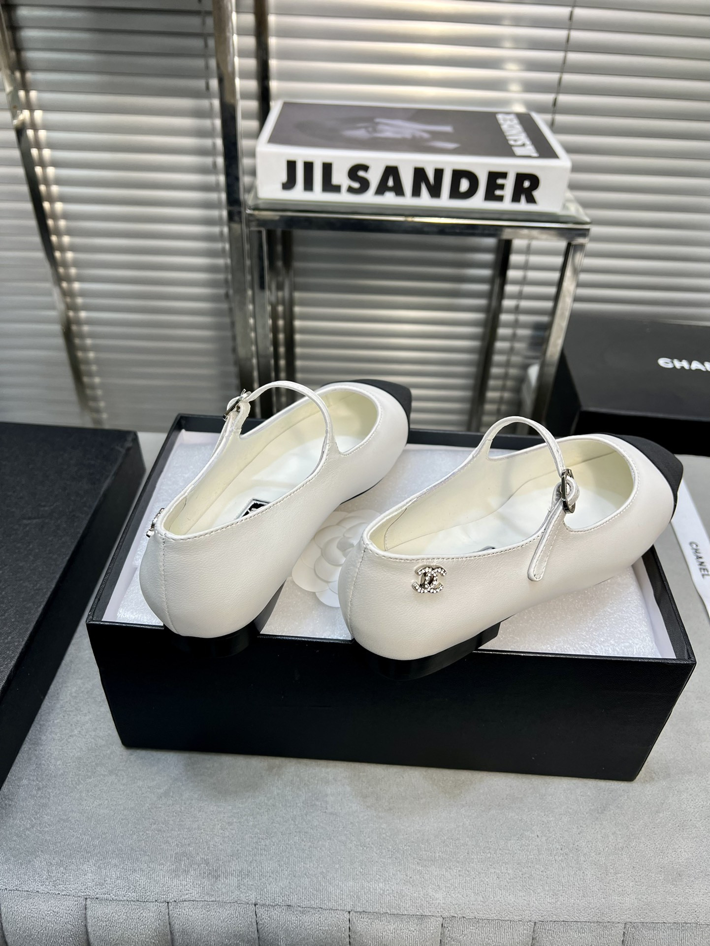 UA CHANEL MARY JANES Lambskin