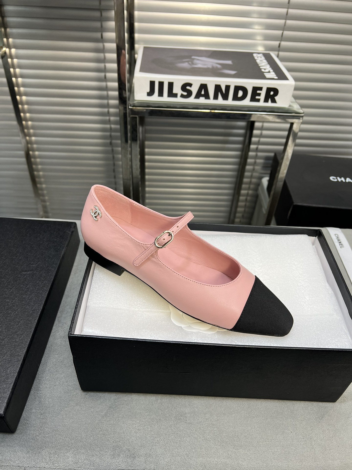 UA CHANEL MARY JANES Lambskin