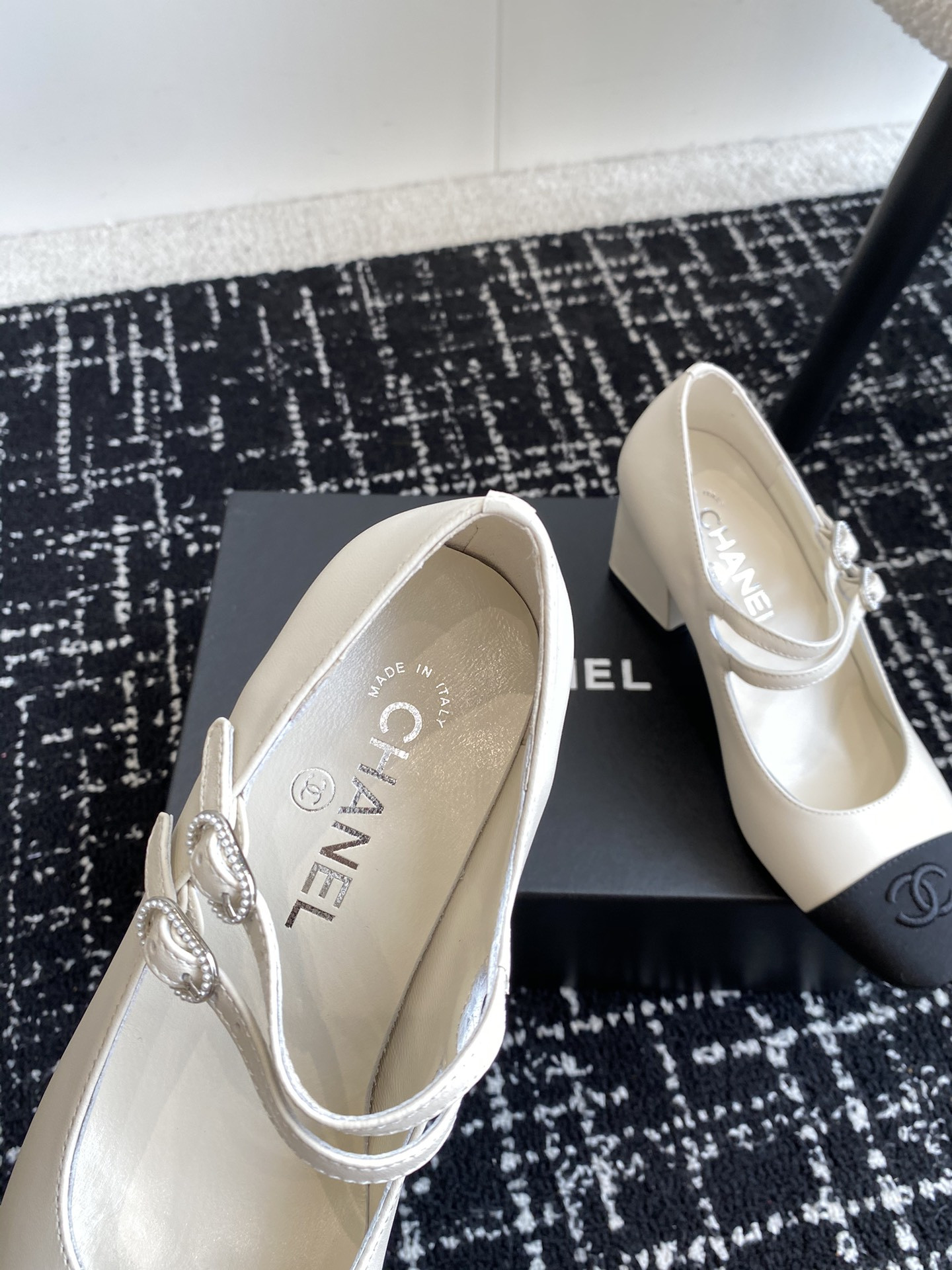 UA CHANEL MARY JANES Lambskin & Grosgrain