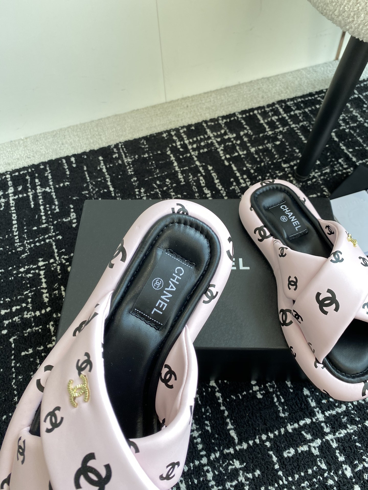 UA CHANEL SLIPPERS