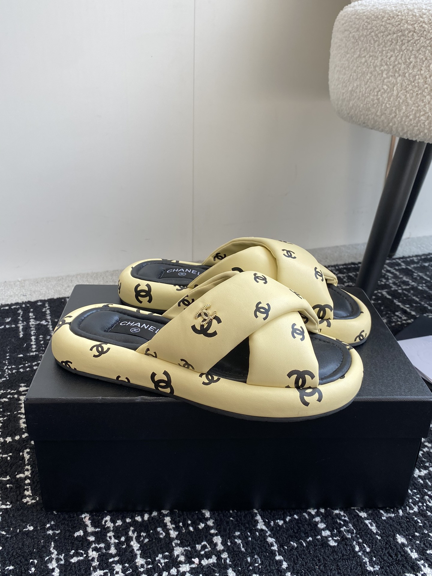 UA CHANEL SLIPPERS