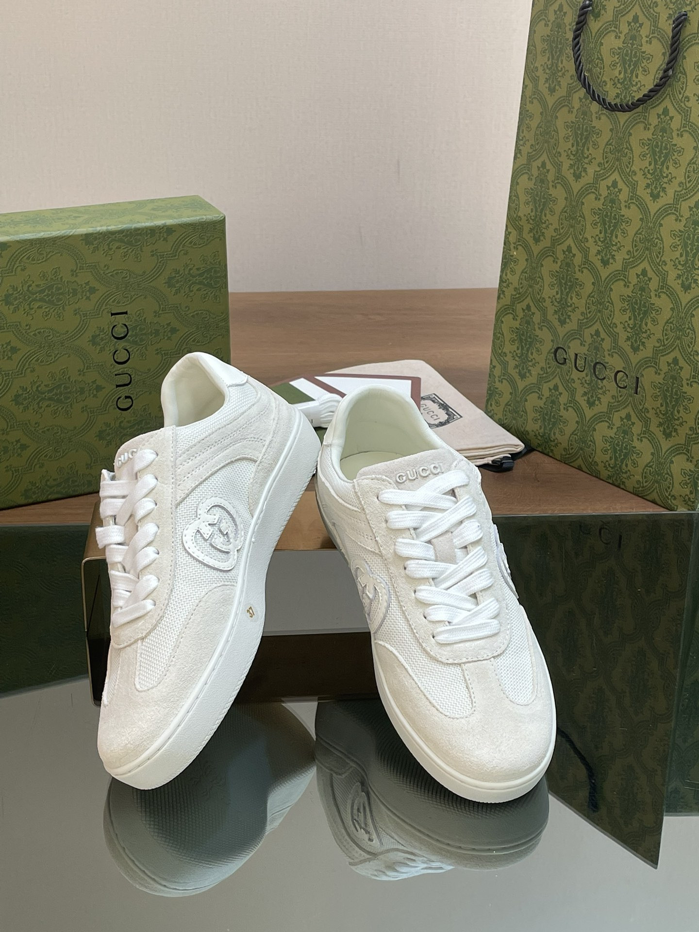 UA GUCCI INTERLOCKING G SNEAKER  White