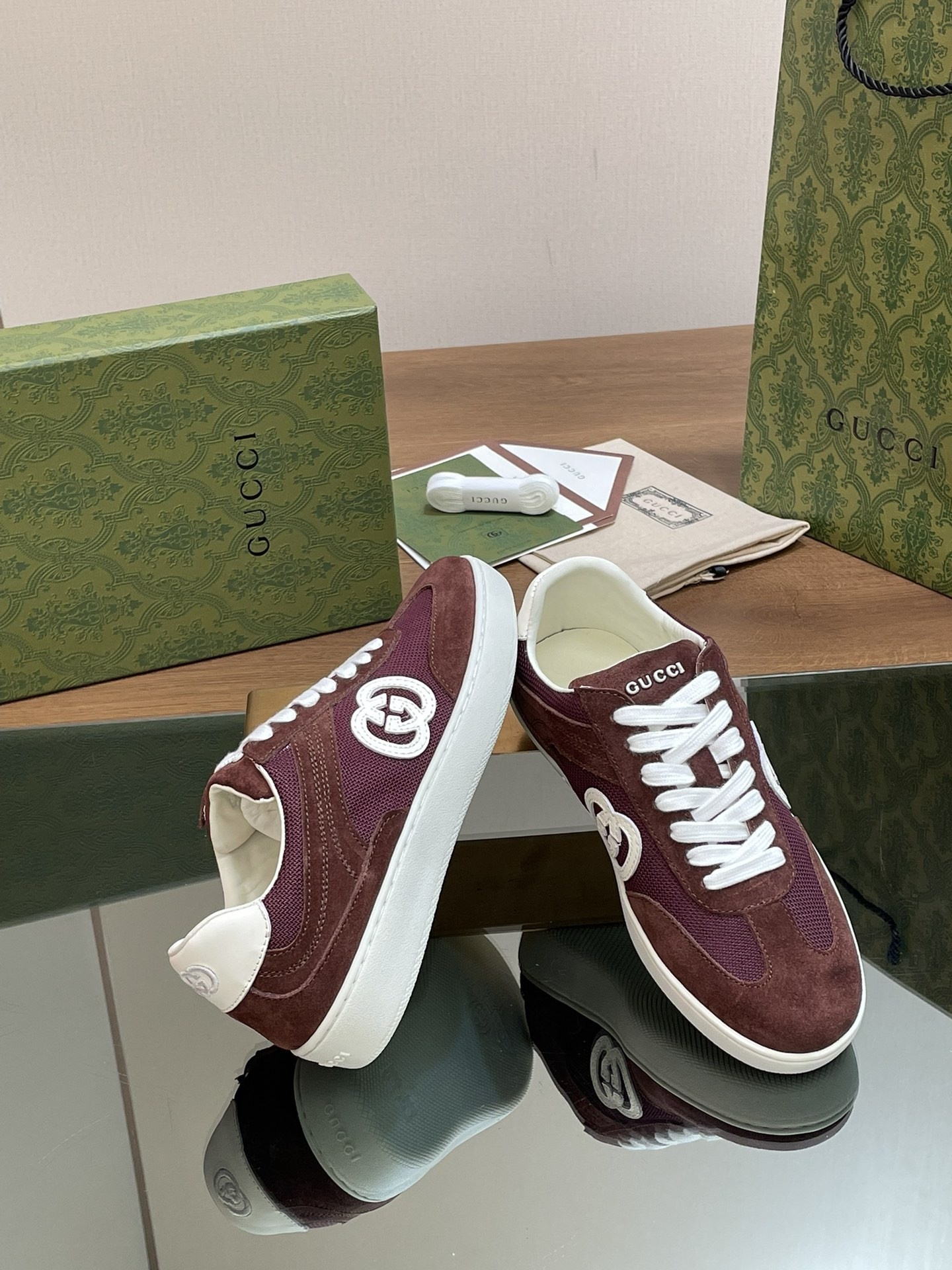 UA GUCCI INTERLOCKING G SNEAKER Red