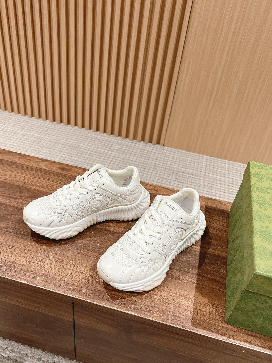 UA GUCCI RIPPLE SNEAKER