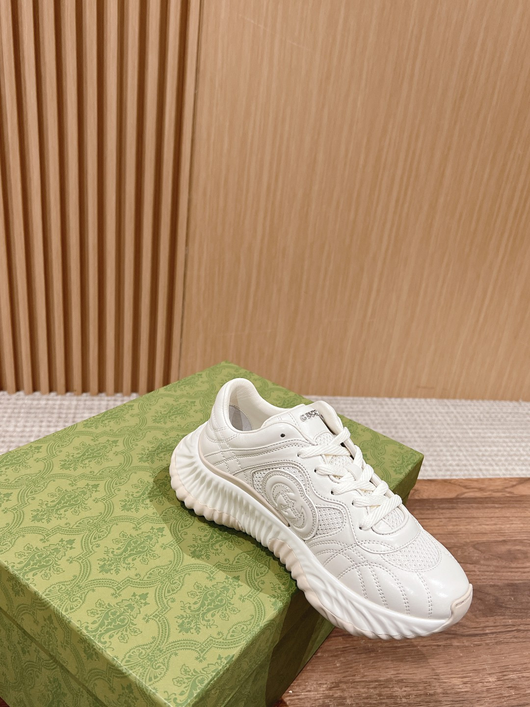 UA GUCCI RIPPLE SNEAKER