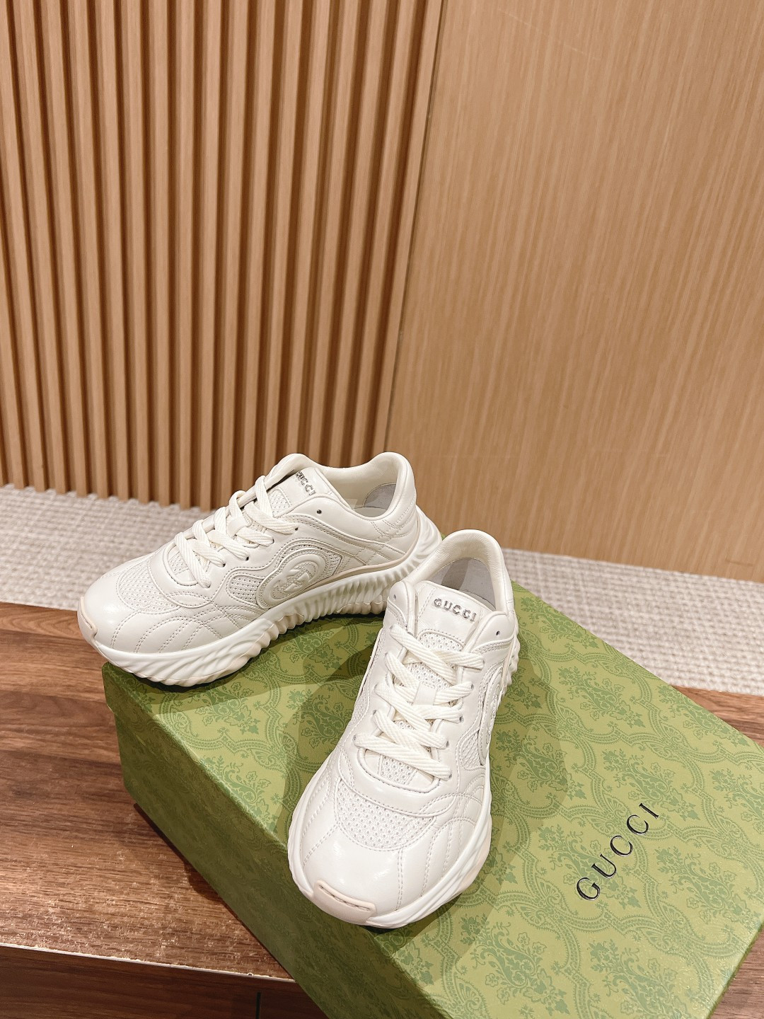 UA GUCCI RIPPLE SNEAKER
