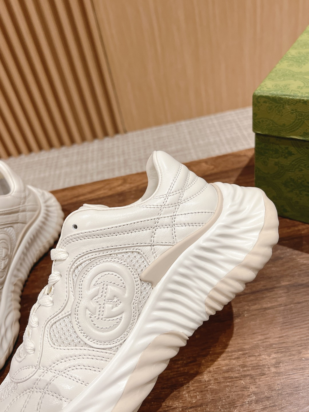 UA GUCCI RIPPLE SNEAKER