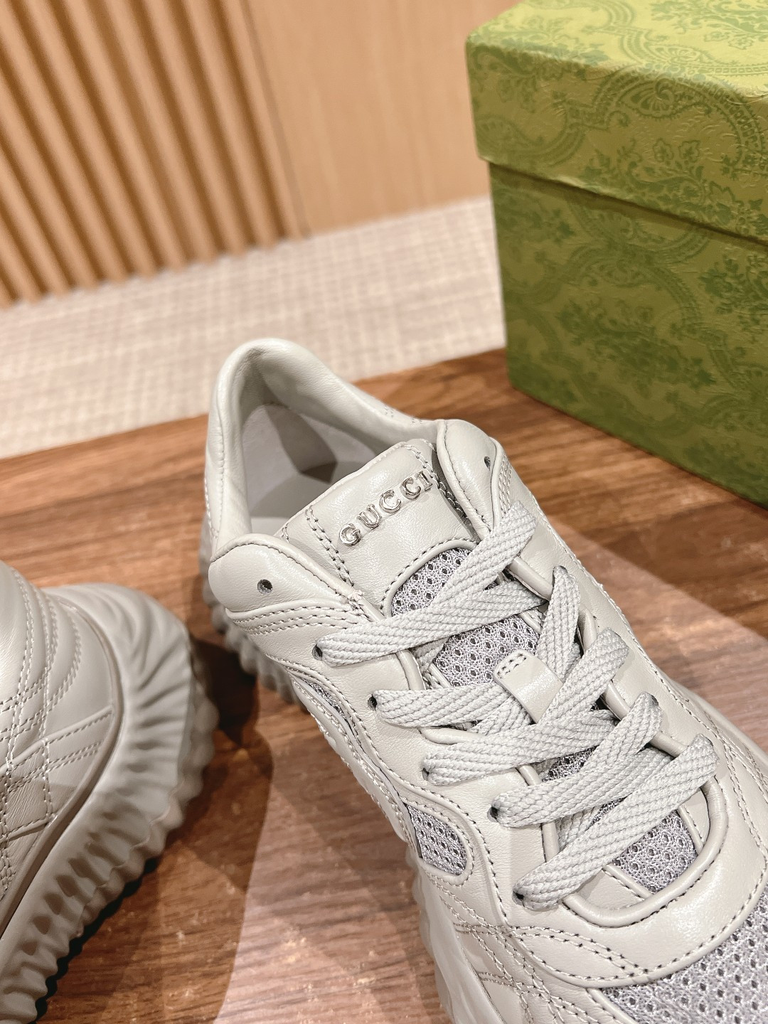 UA GUCCI RIPPLE SNEAKER