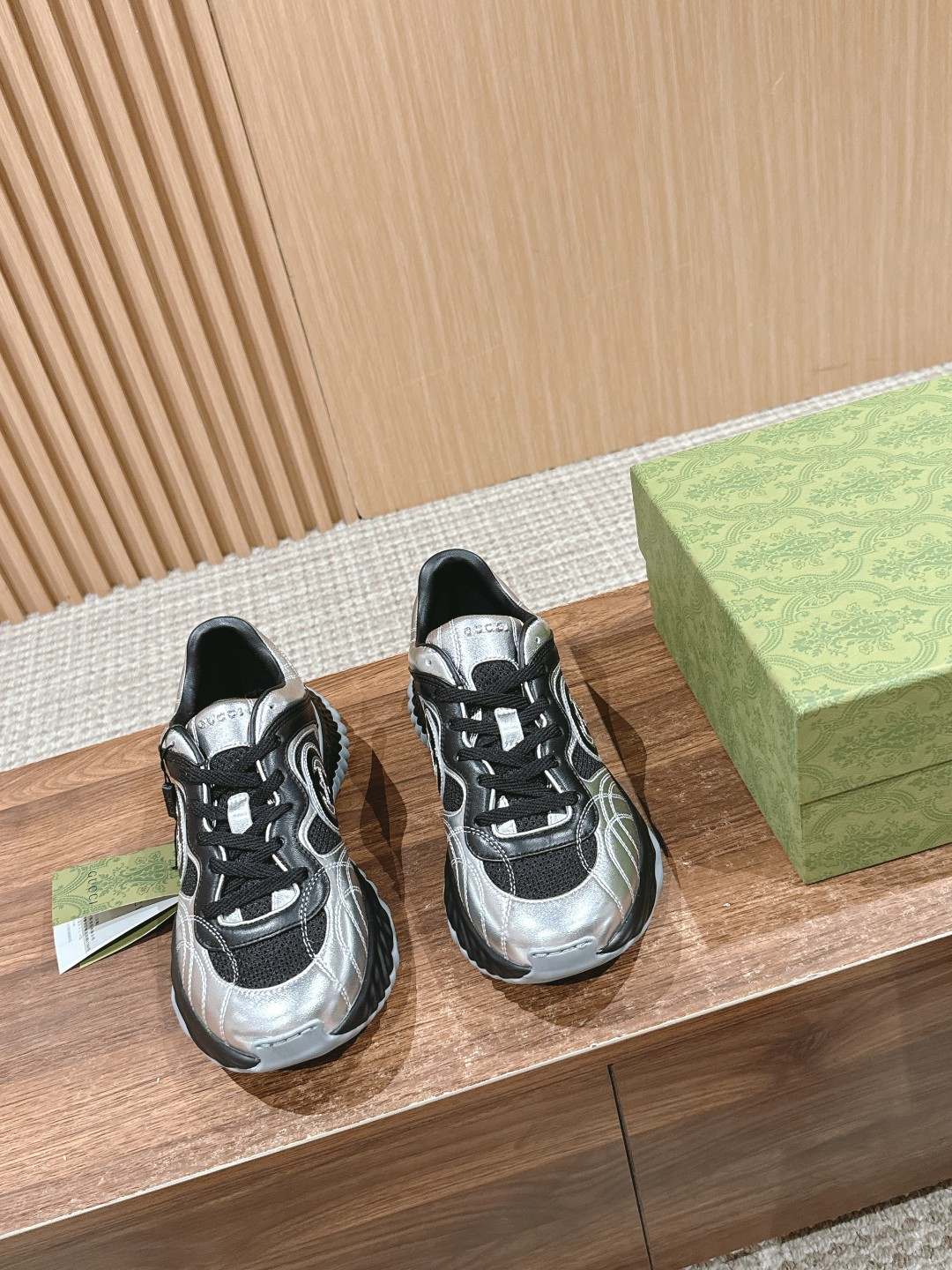 UA GUCCI RIPPLE SNEAKER