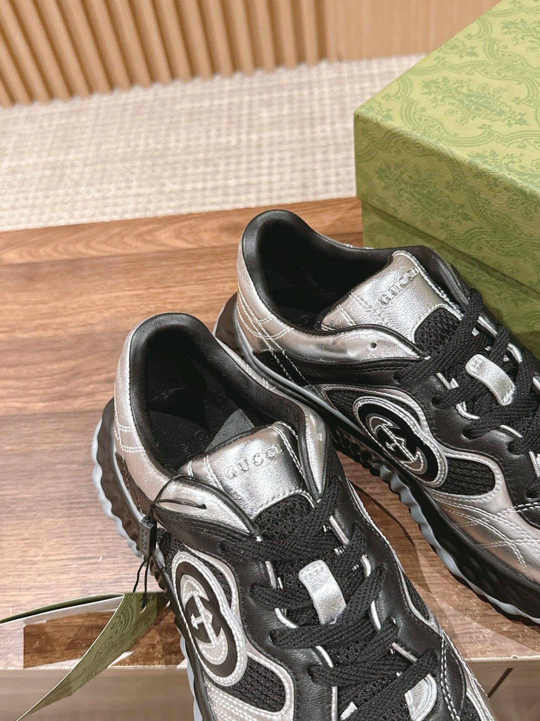 UA GUCCI RIPPLE SNEAKER