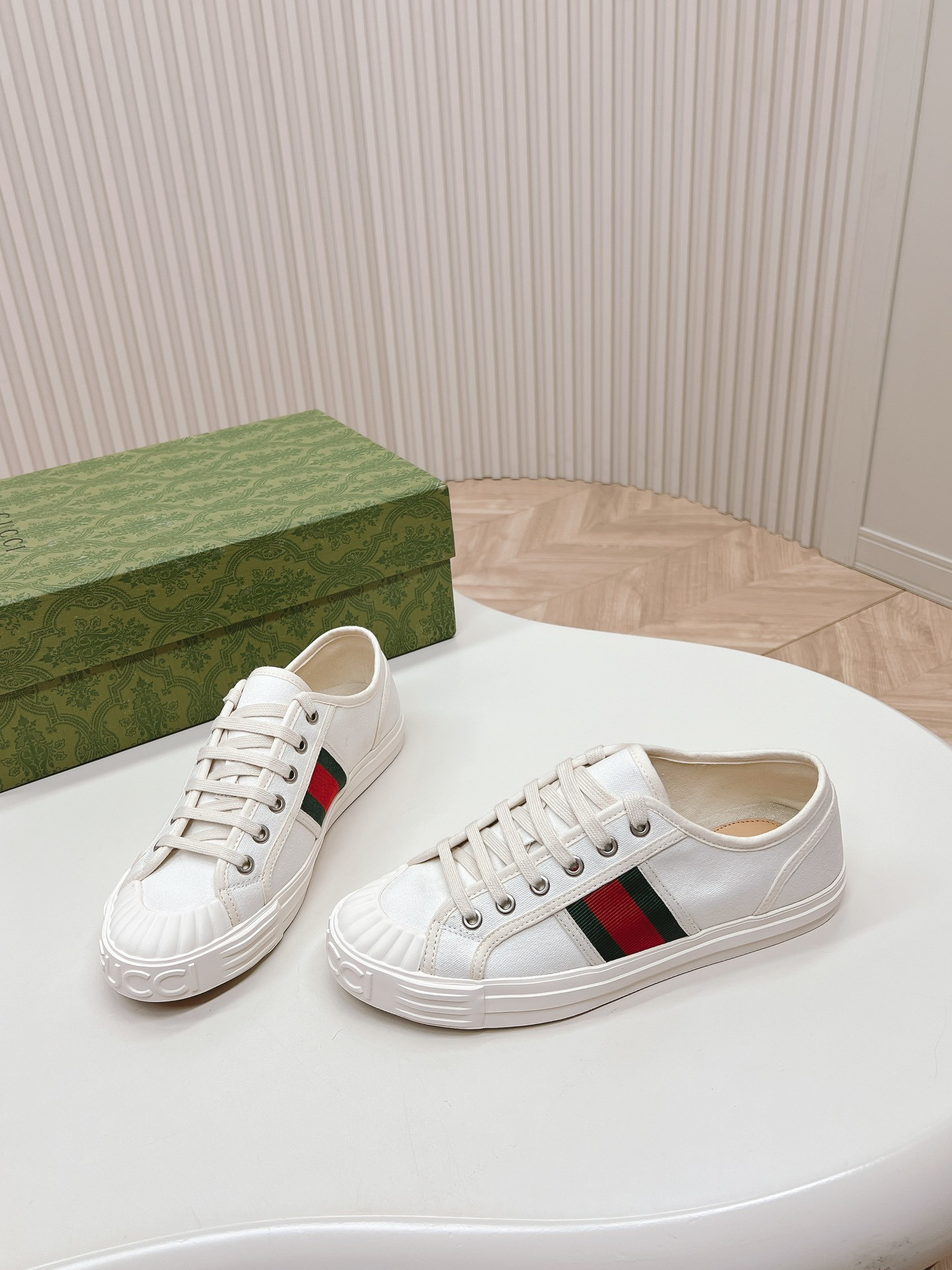 UA GUCCI SNEAKER WITH WEB