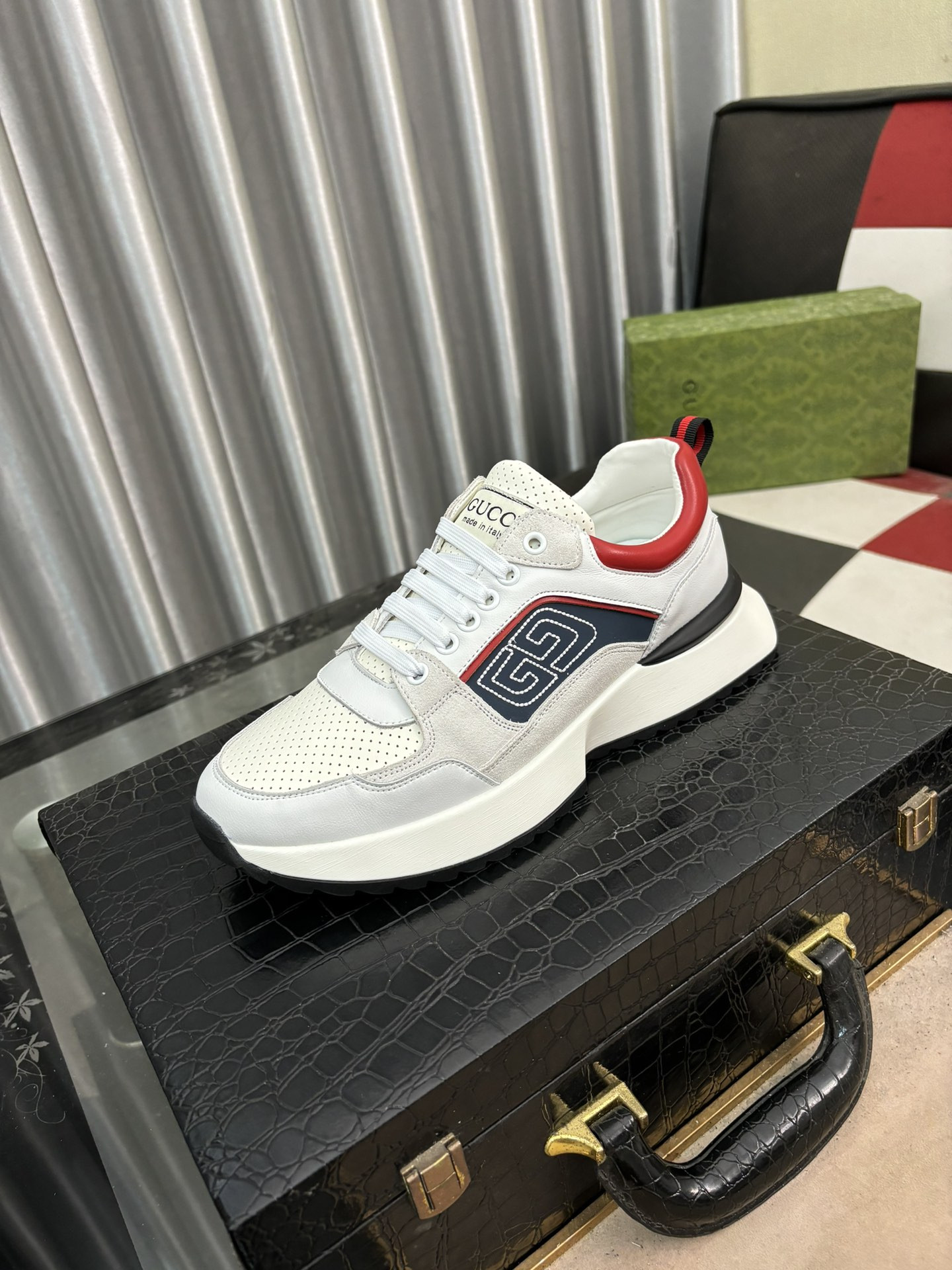 UA GUCCI RUN SNEAKER