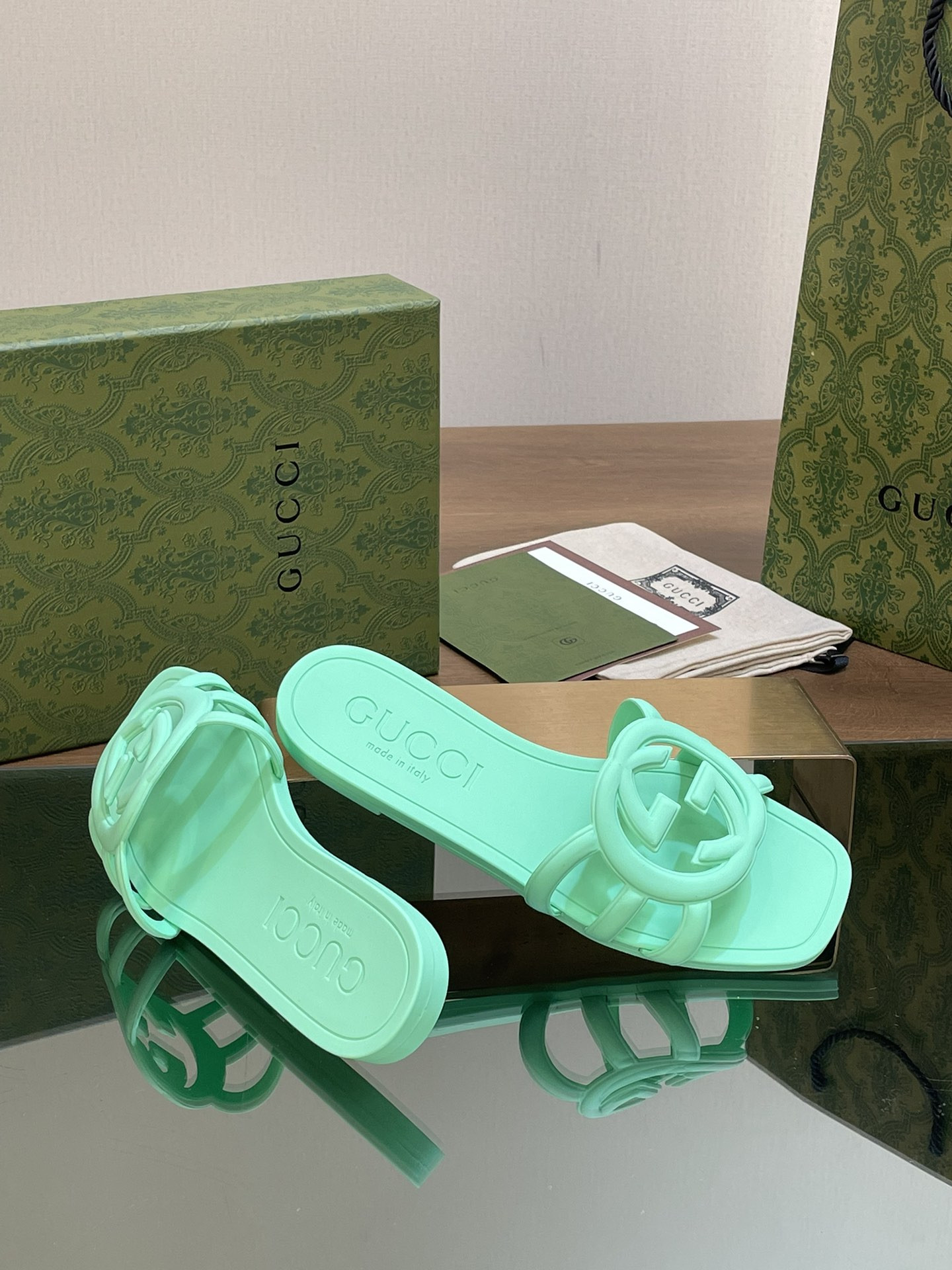 UA GUCCI INTERLOCKING G SLIDE SANDAL Pale Green