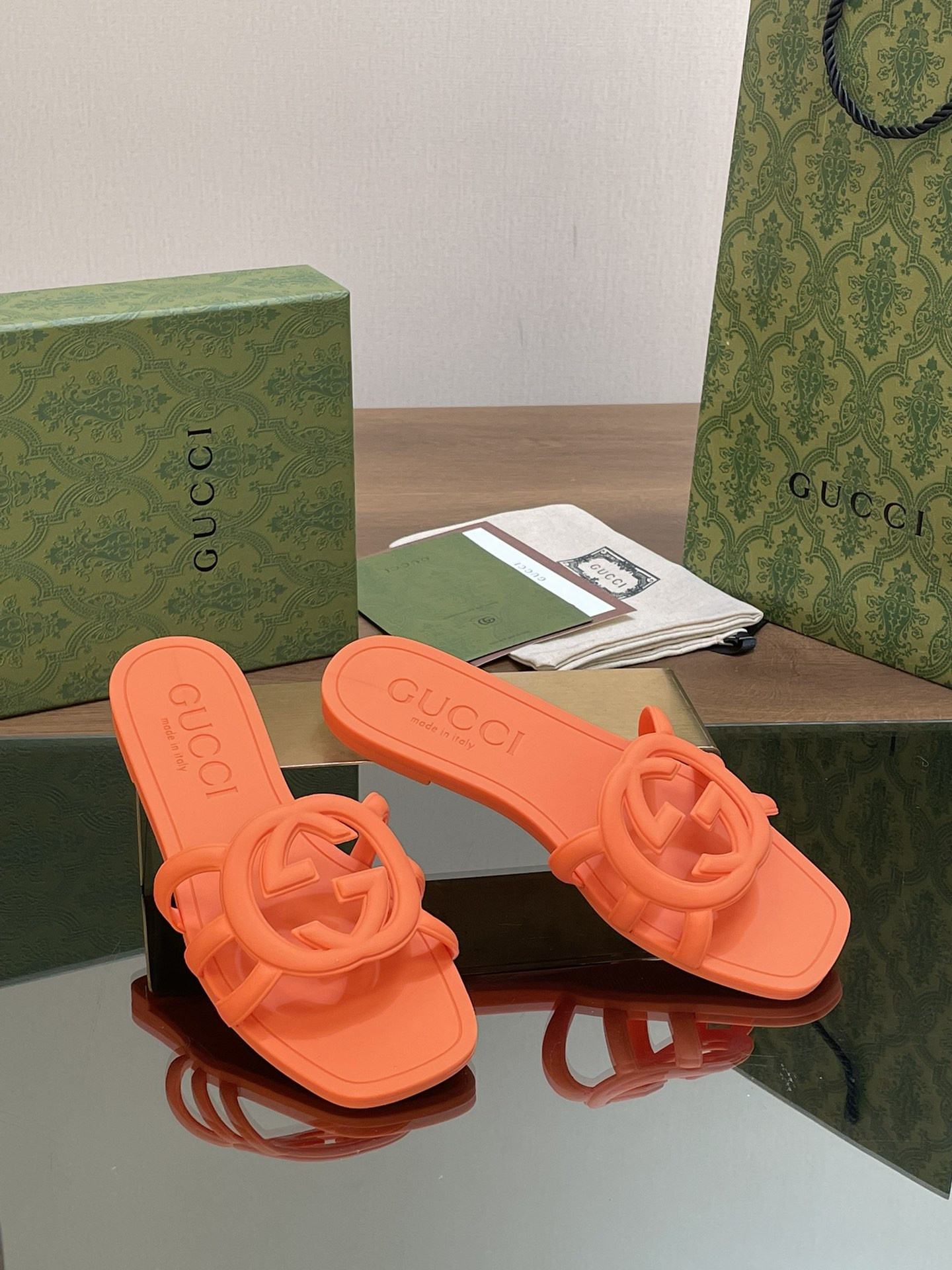 UA GUCCI INTERLOCKING G SLIDE SANDAL Orange