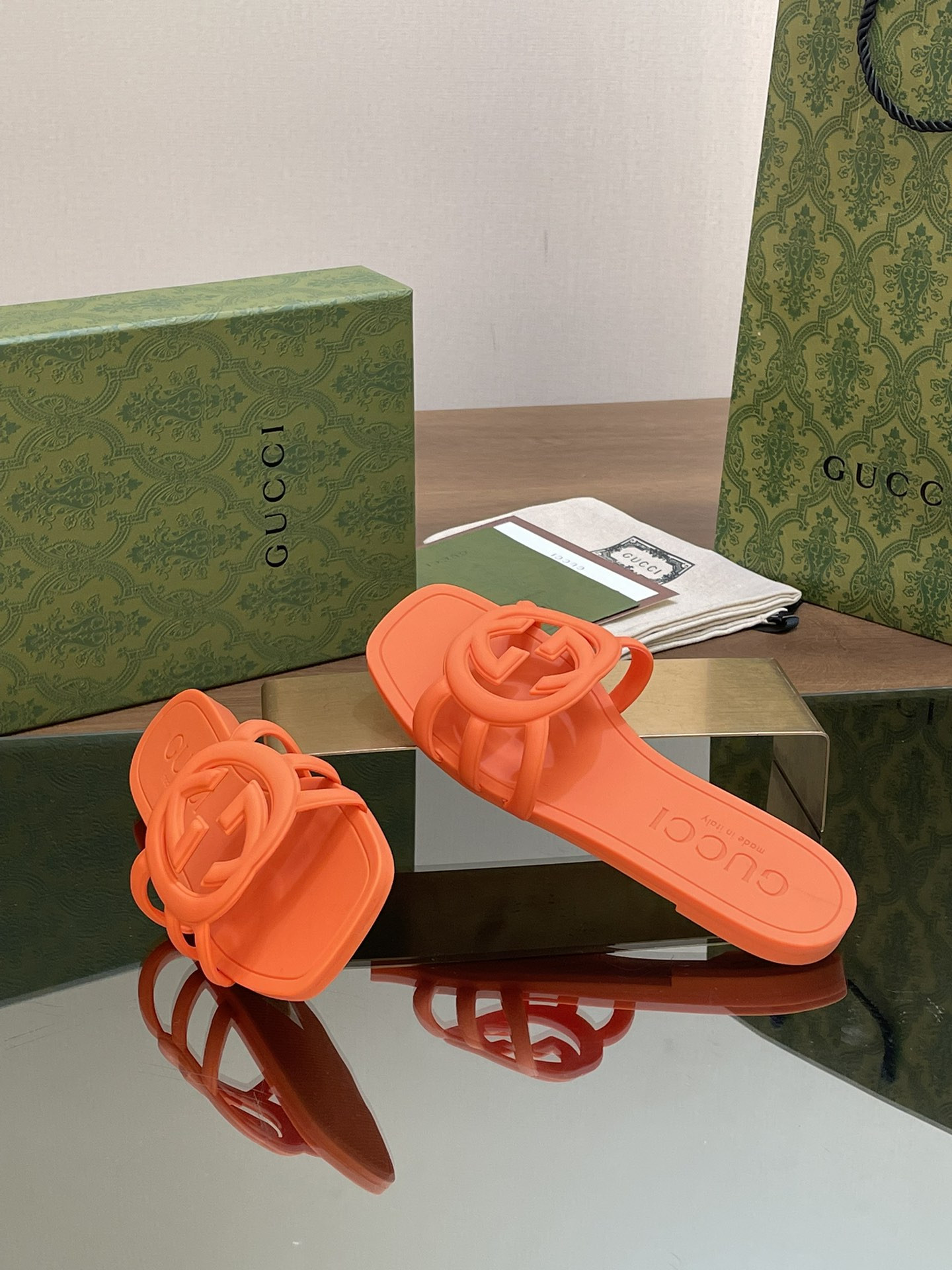 UA GUCCI INTERLOCKING G SLIDE SANDAL Orange