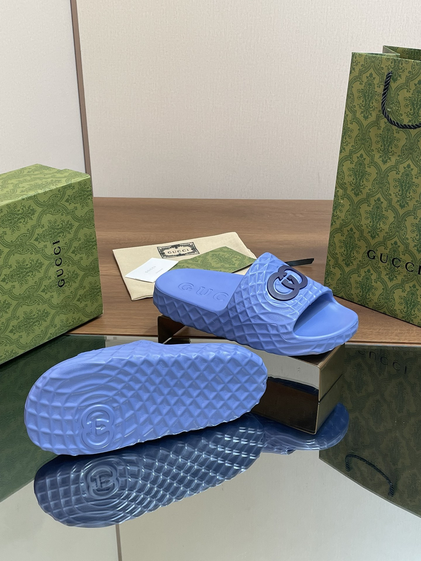 UA GUCCI INTERLOCKING G SLIDE SANDAL Blue