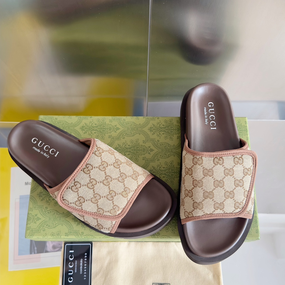 UA GUCCI GG SLIDE SANDAL