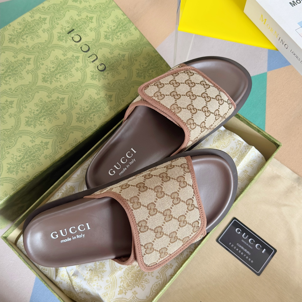 UA GUCCI GG SLIDE SANDAL