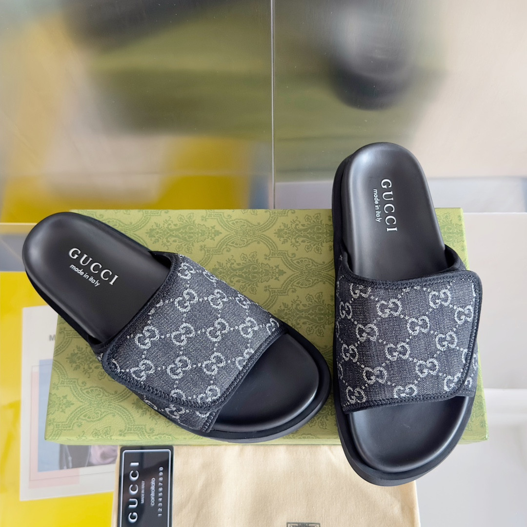 UA GUCCI GG SLIDE SANDAL