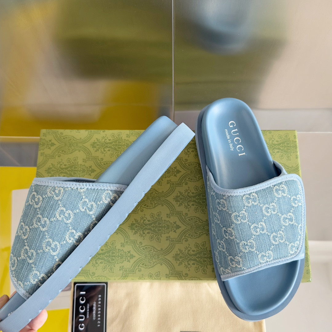 UA GUCCI GG SLIDE SANDAL