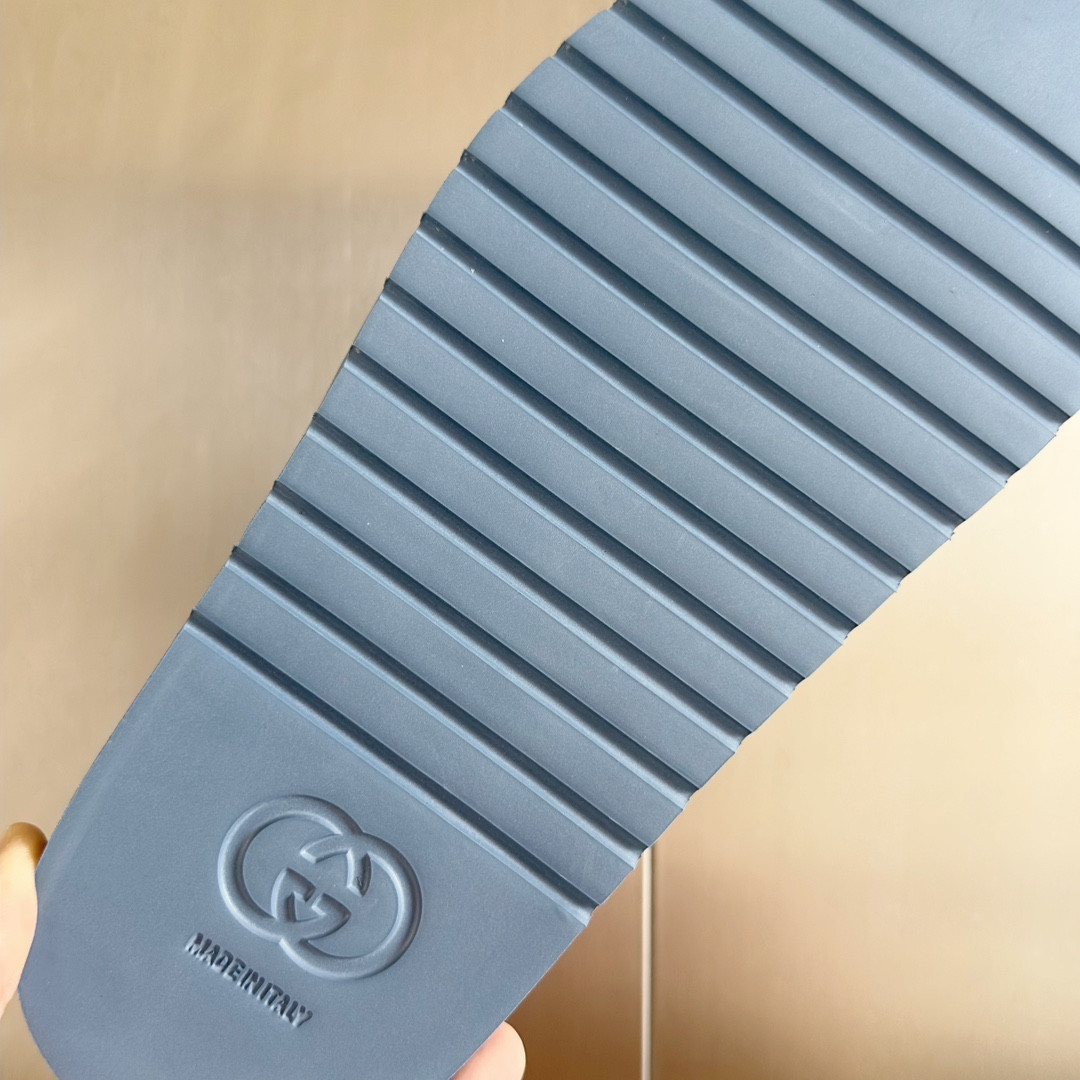 UA GUCCI GG SLIDE SANDAL