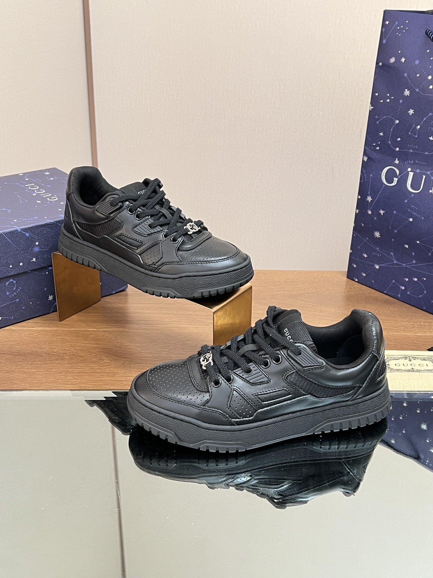 UA GUCCI Low-Top SNEAKER