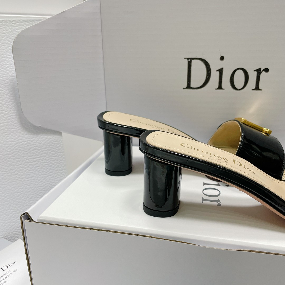 UA Dior Or C