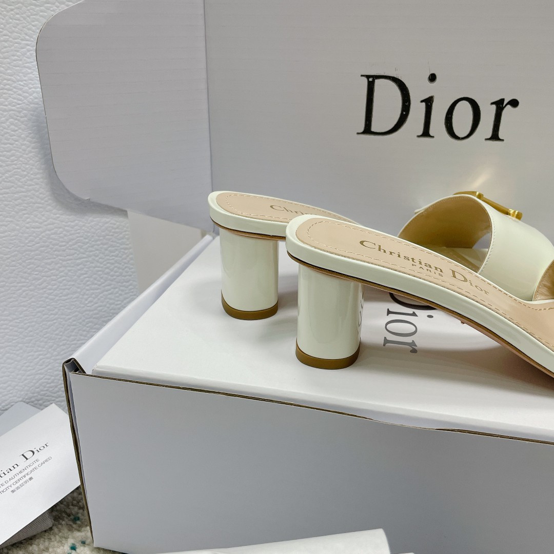 UA Dior Or C