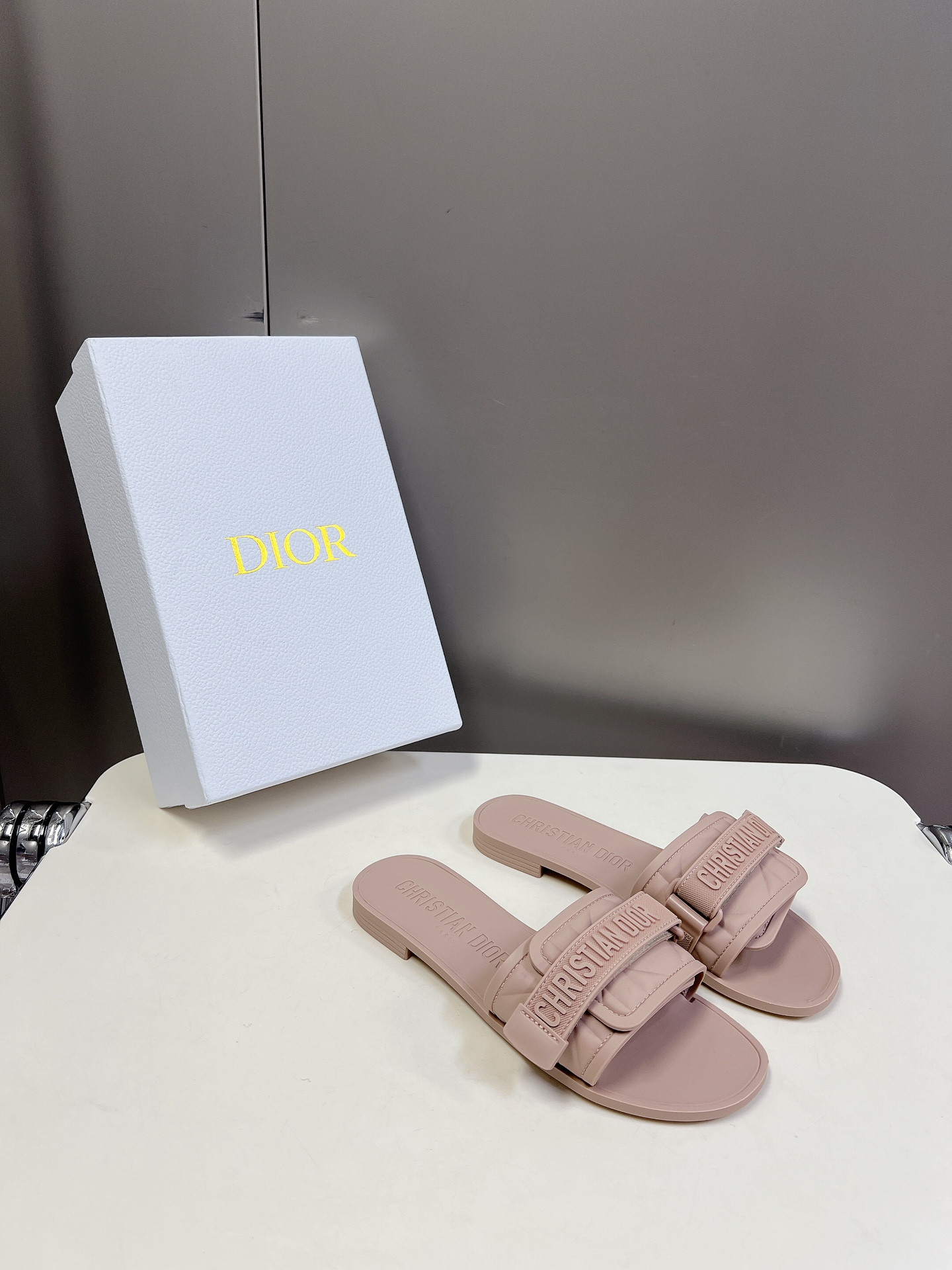 UA Dio(r)evolution Slide