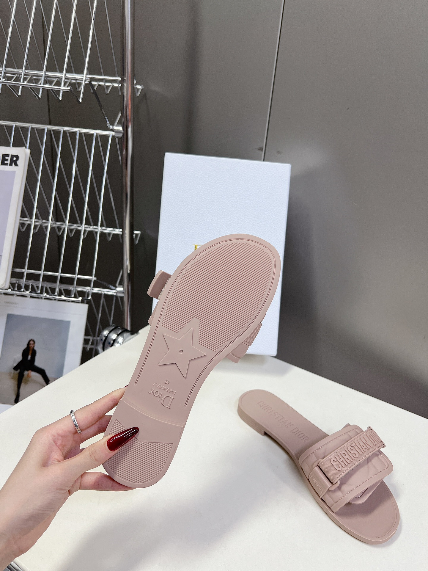 UA Dio(r)evolution Slide