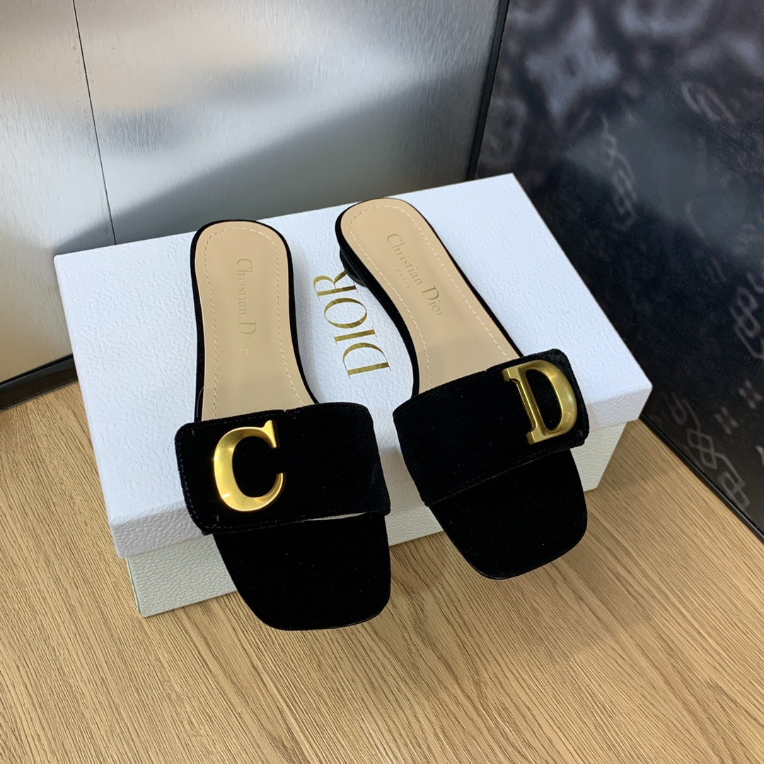 UA Dior Or C