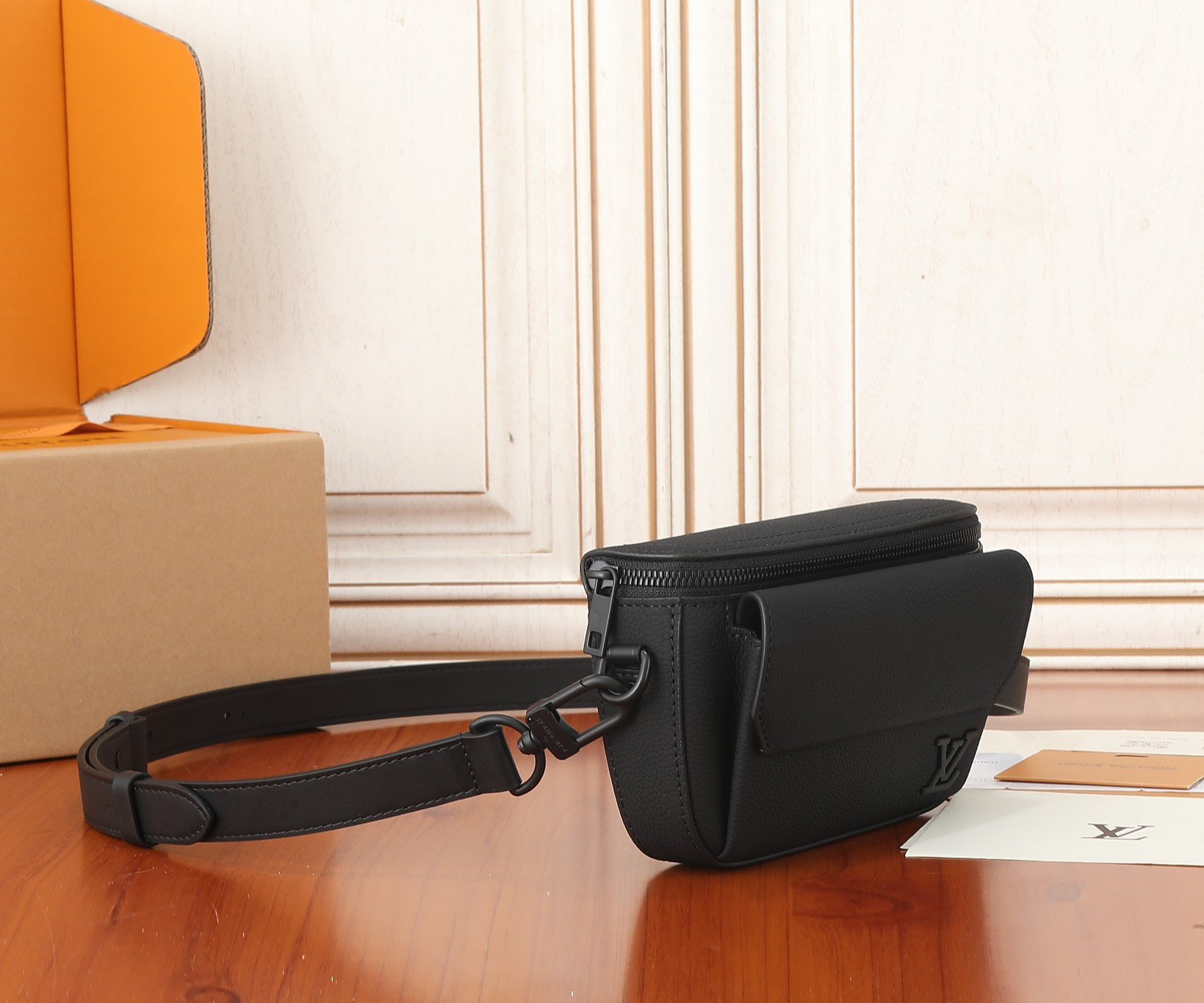 LV Pilot Wearable Wallet M83563 7.9 x 4.7 x 2.2 in