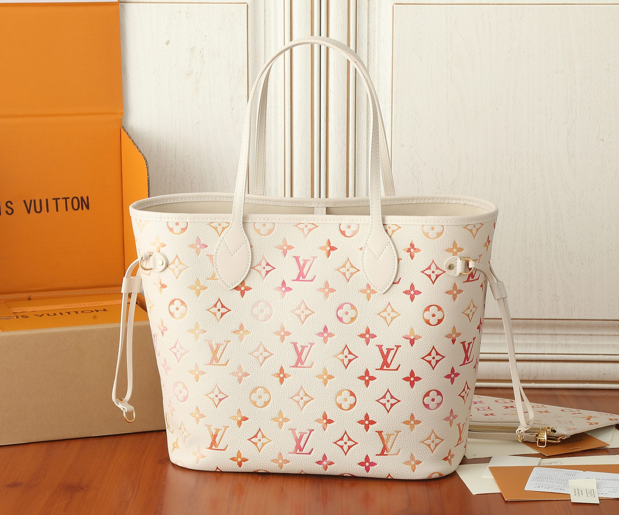 LV Neverfull MM M47080 12.2 x 11 x 5.5 in Without Box