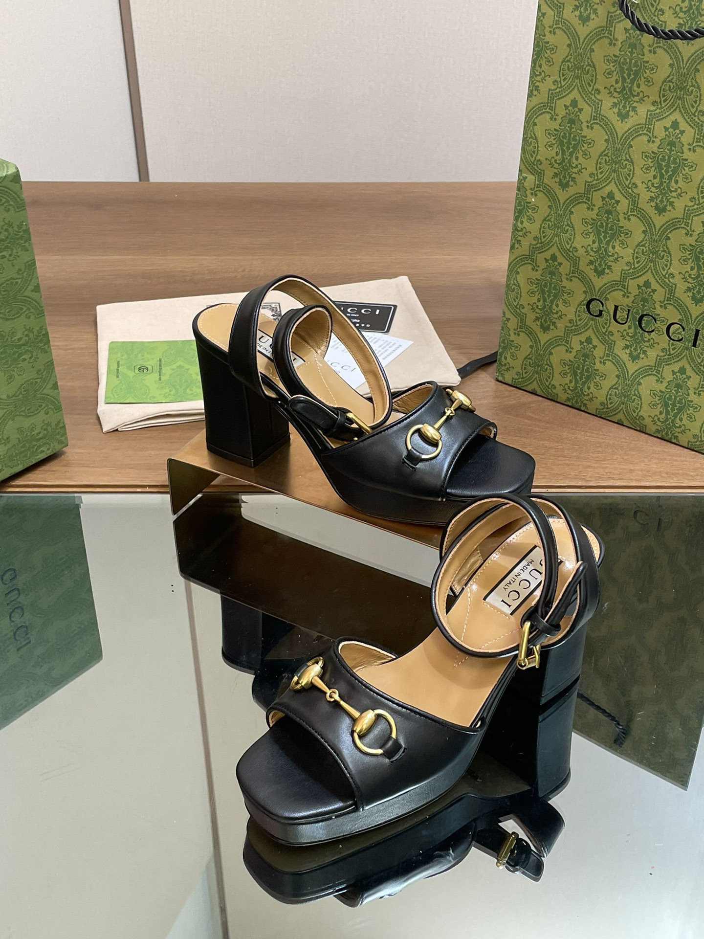 UA GUCCI HORSEBIT PLATFORM SANDAL