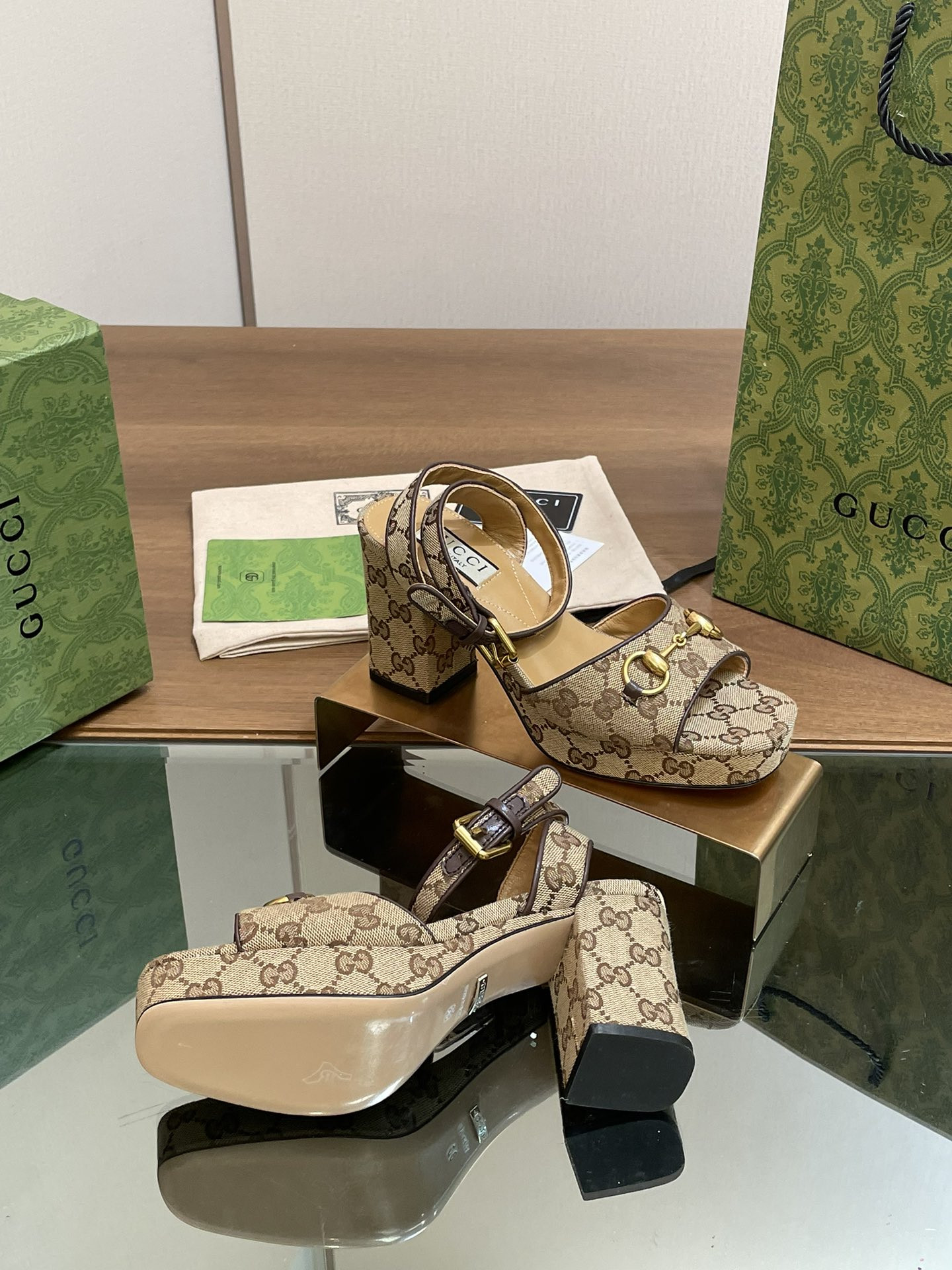 UA GUCCI HORSEBIT PLATFORM SANDAL