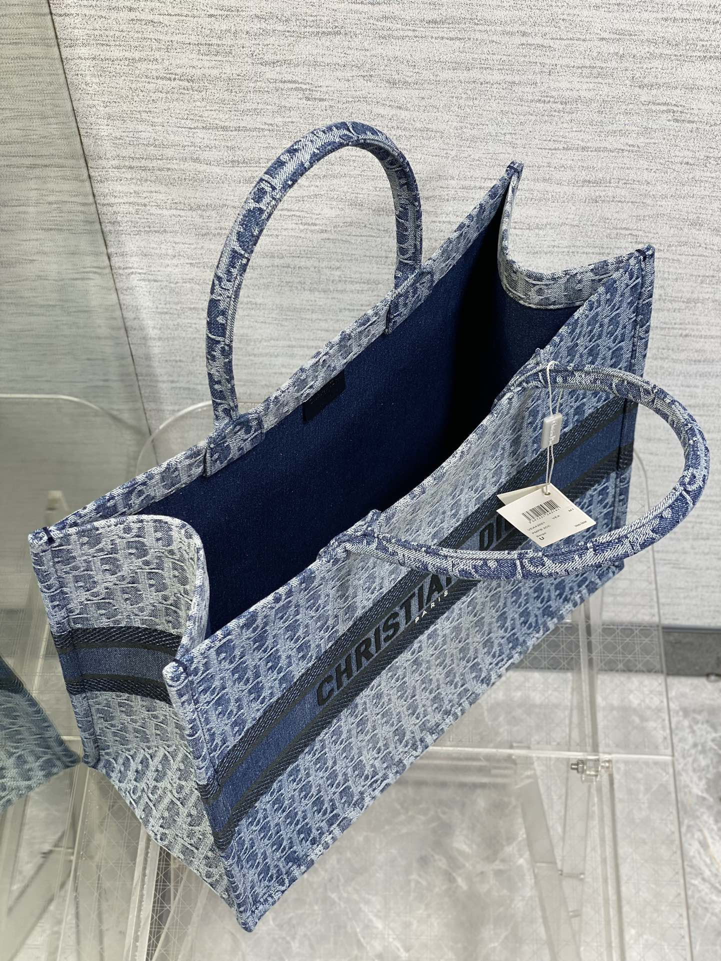 Large Dior Book Tote Blue Denim Dior Oblique Jacquard 42 x 35 x 18.5 cm