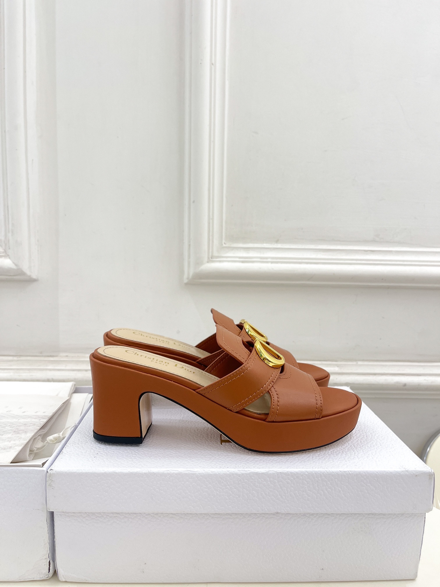 UA DIOR 30 Montaigne Platform Slide