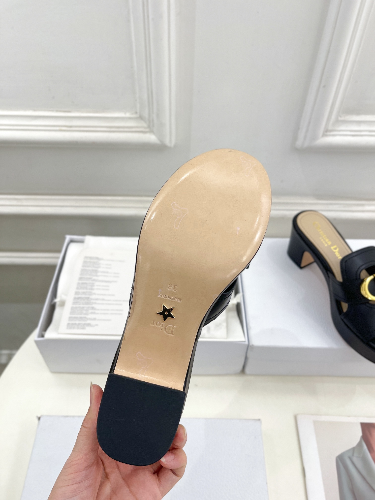 UA DIOR 30 Montaigne Platform Slide