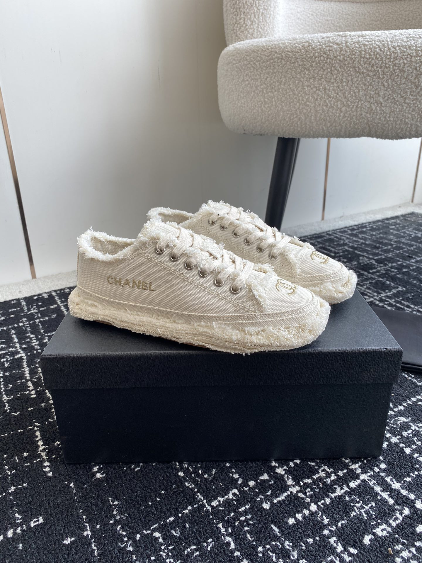 UA CHANEL SNEAKER