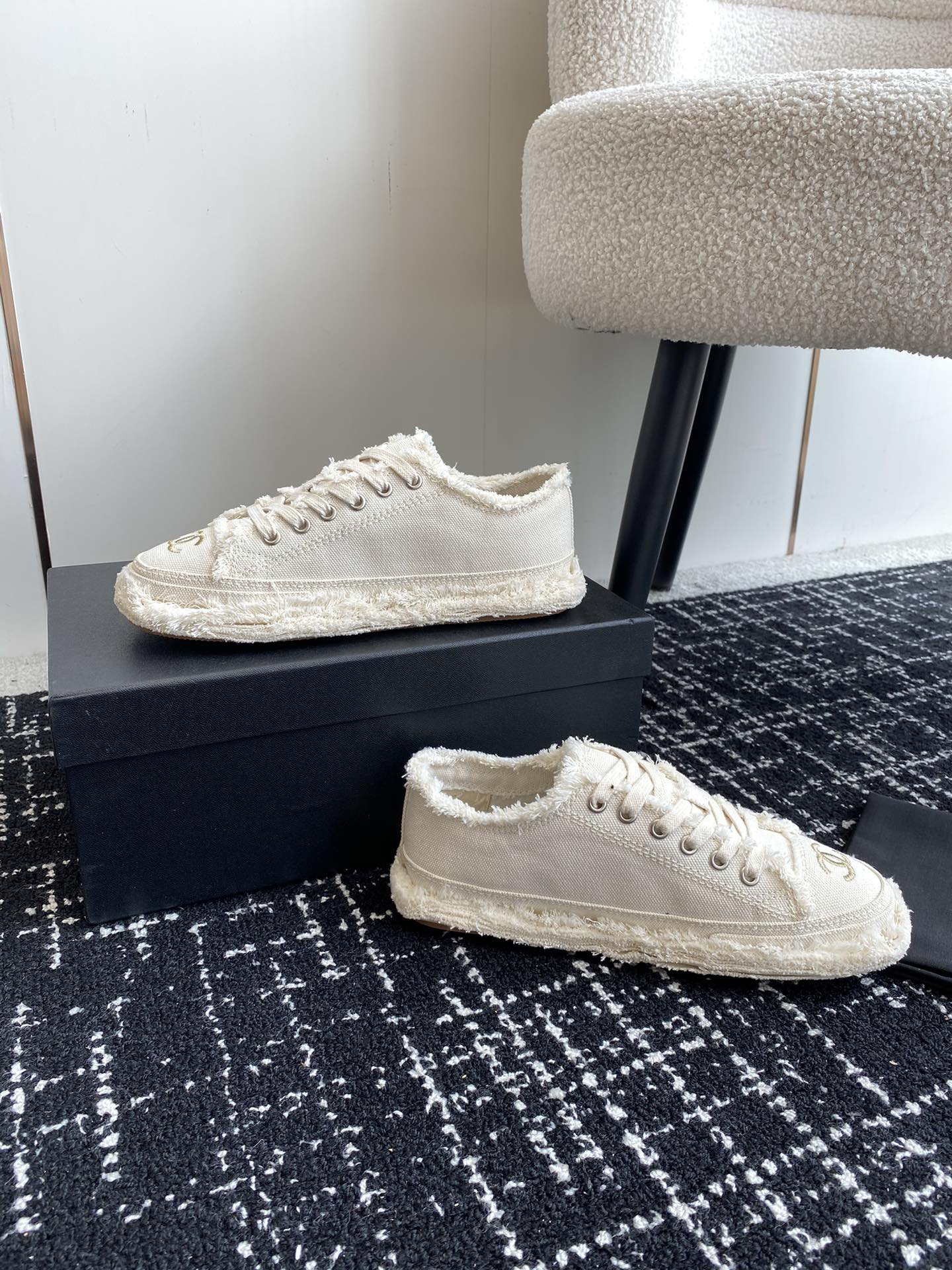 UA CHANEL SNEAKER