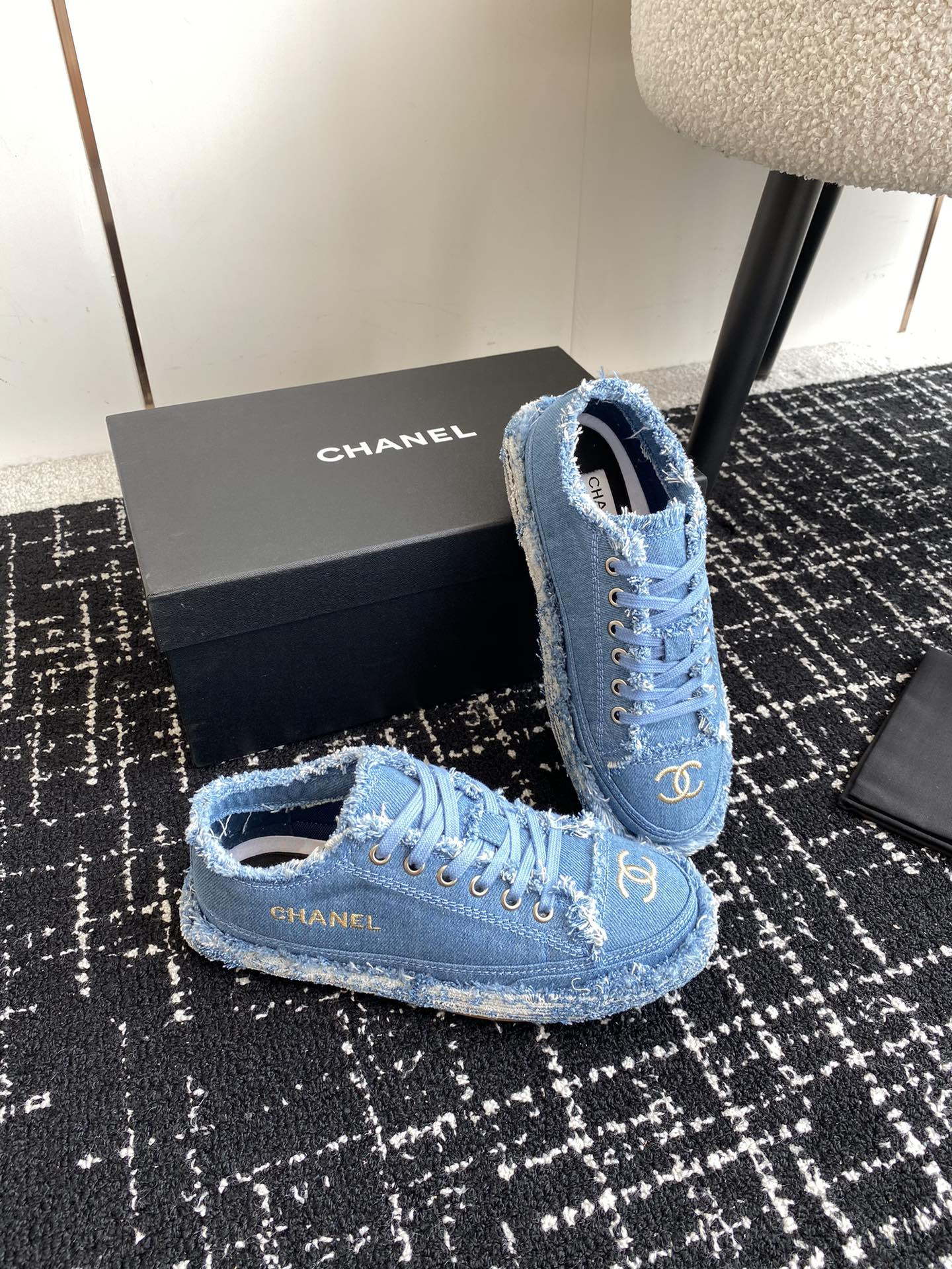 UA CHANEL SNEAKER