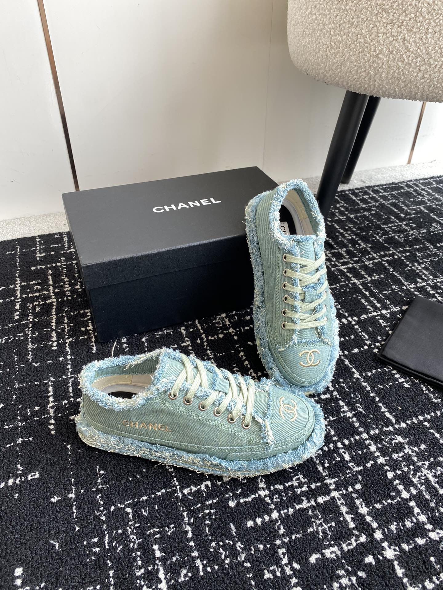 UA CHANEL SNEAKER