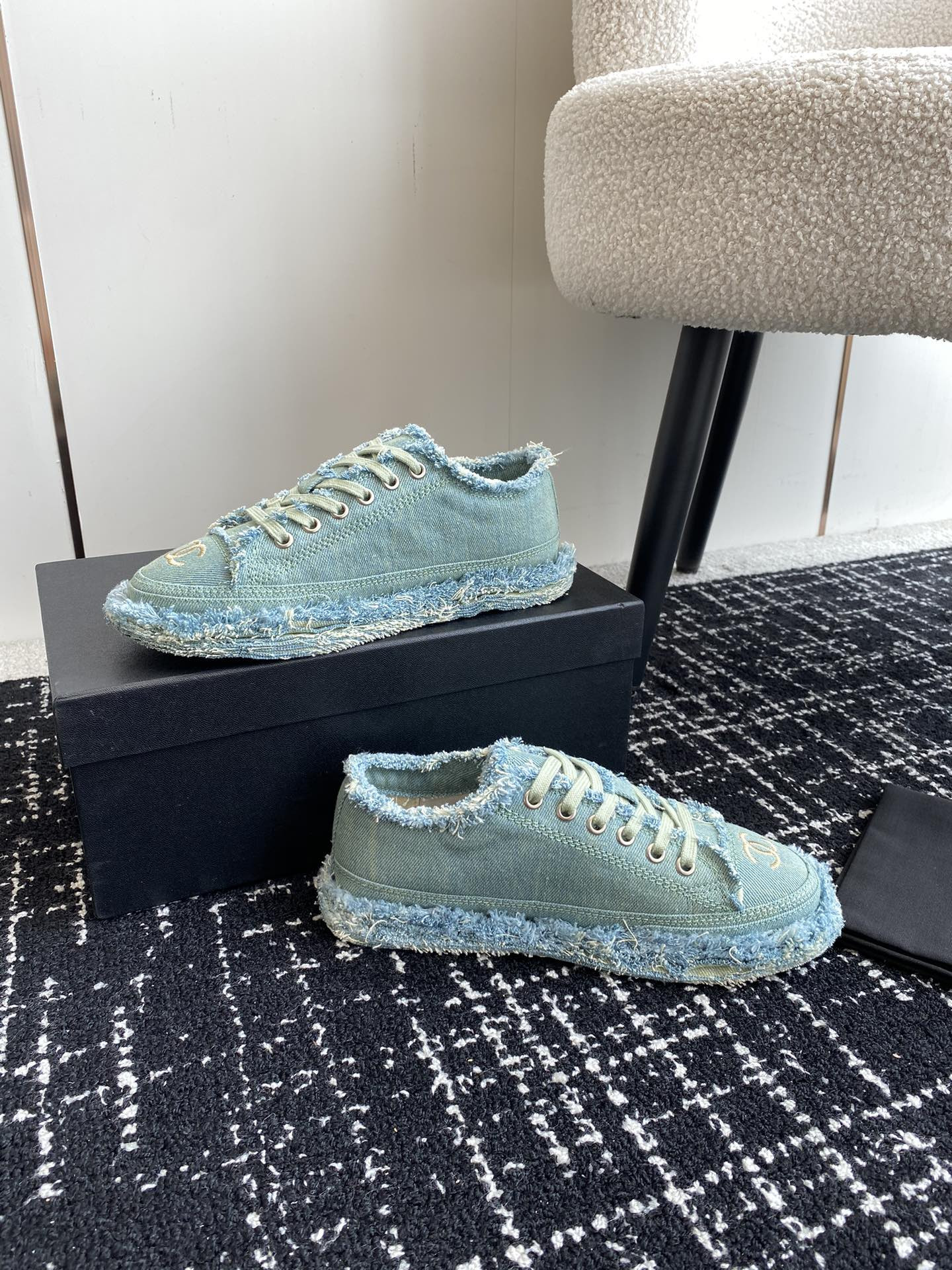 UA CHANEL SNEAKER