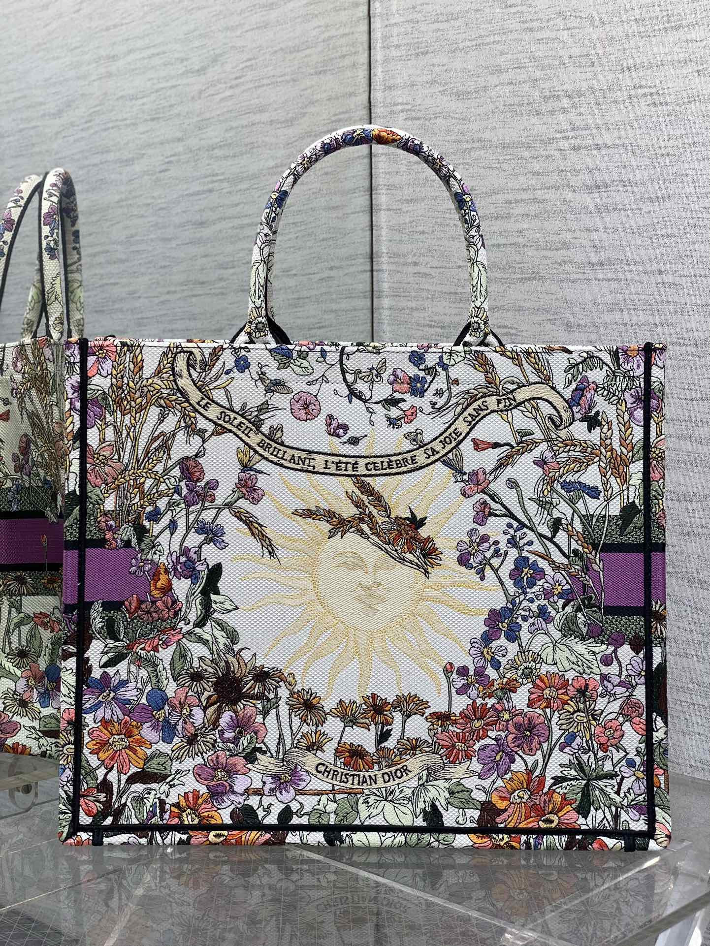 Dior Book Tote Ecru Multicolor Dior 4 Saisons Été Soleil Embroidery 42 x18 x35cm