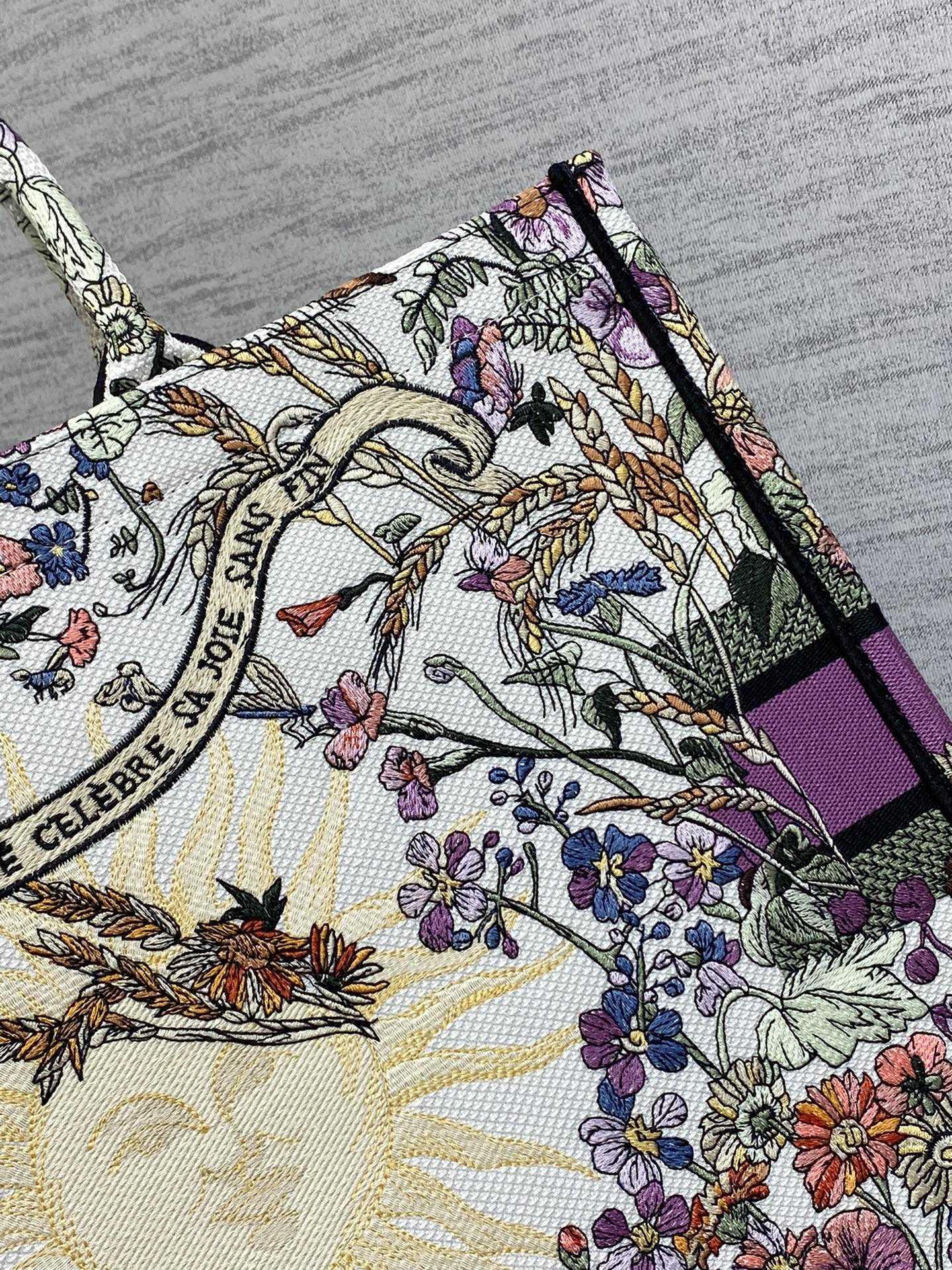 Dior Book Tote Ecru Multicolor Dior 4 Saisons Été Soleil Embroidery 42 x18 x35cm