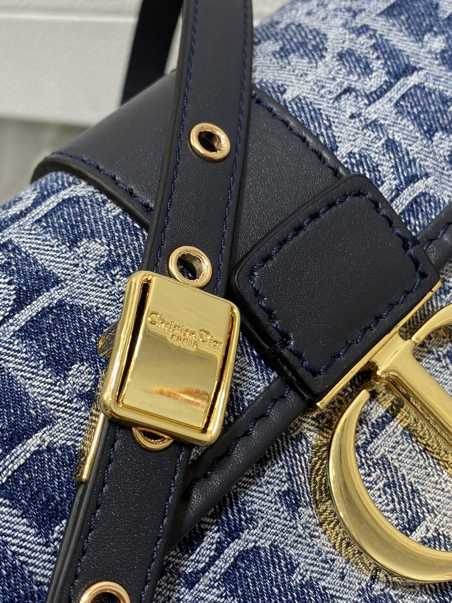 Dior 30 Montaigne East-West Bag with Chain Blue Denim Dior Oblique Jacquard 21 x 12 x 6 cm