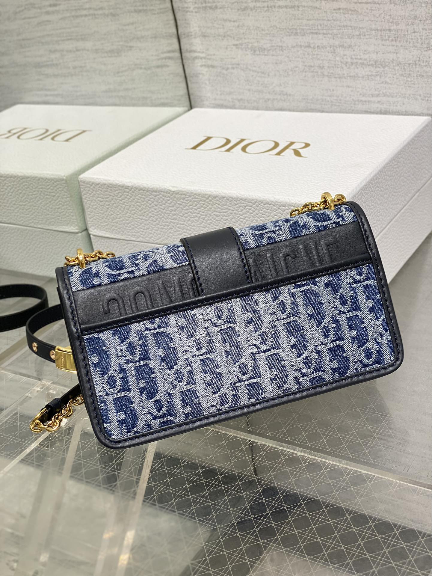 Dior 30 Montaigne East-West Bag with Chain Blue Denim Dior Oblique Jacquard 21 x 12 x 6 cm