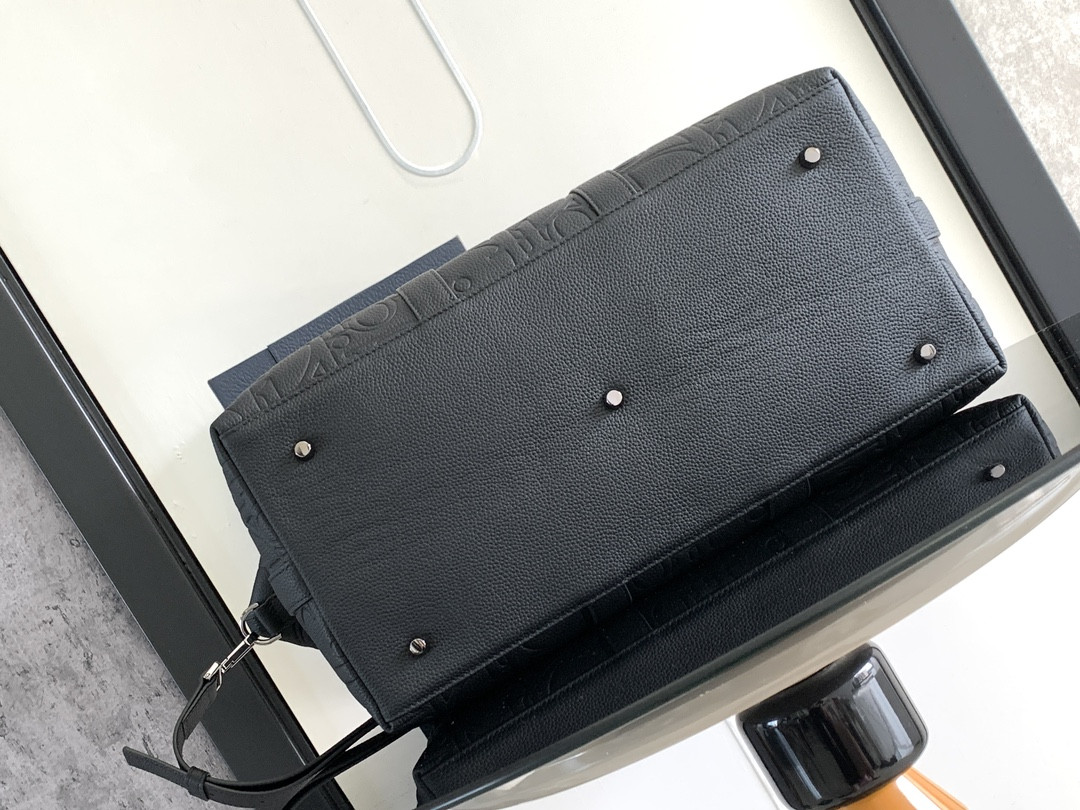 Dior Weekender 40 Black Dior Gravity Leather and Black Grained Calfskin 57.5 x 34.5 x 22 cm