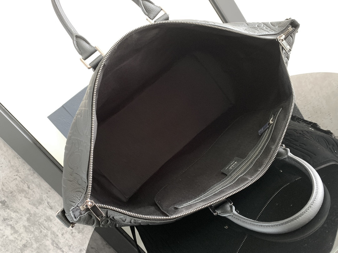 Dior Weekender 40 Black Dior Gravity Leather and Black Grained Calfskin 57.5 x 34.5 x 22 cm