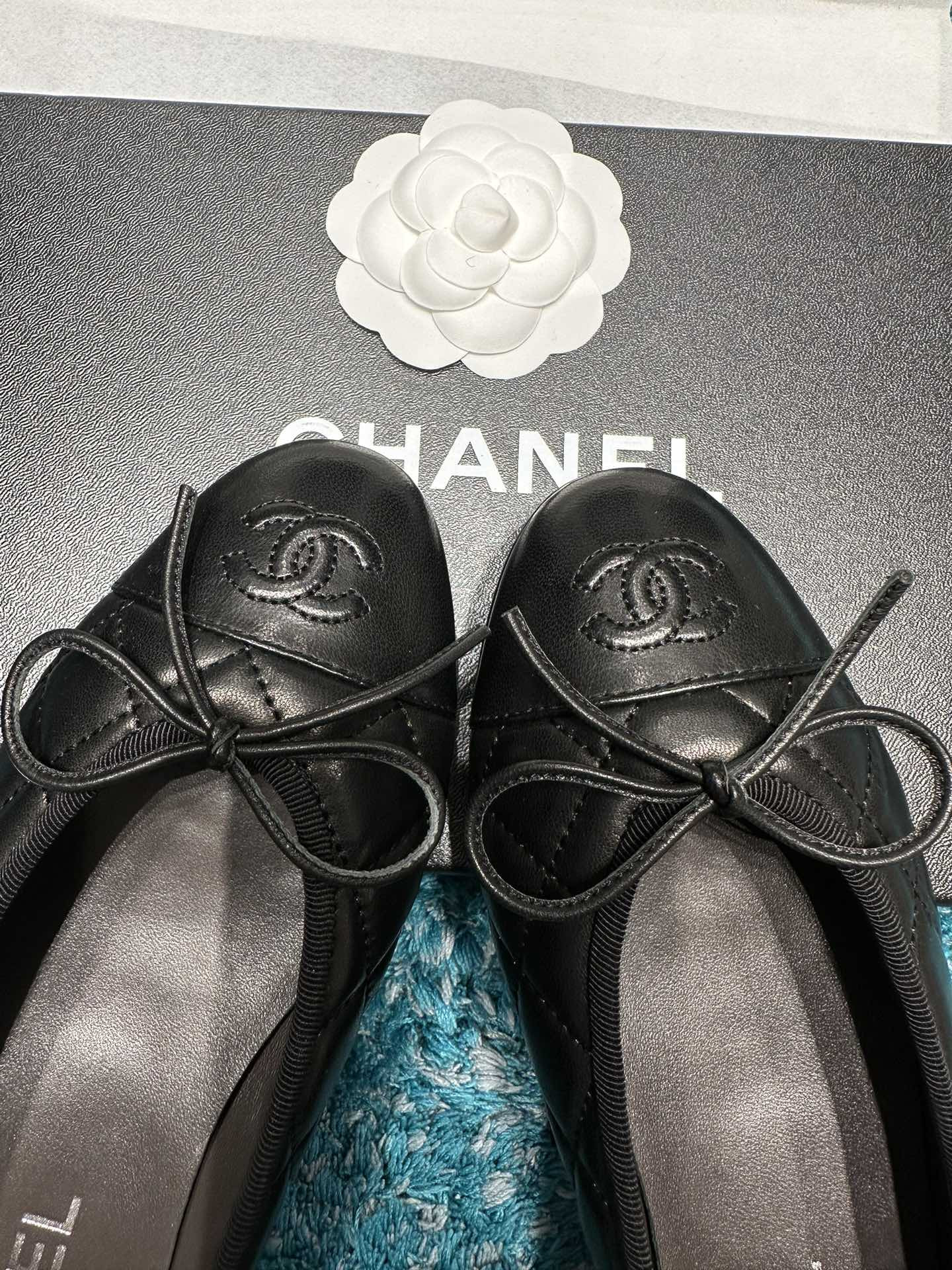 UA CHANEL BALLET FLATS